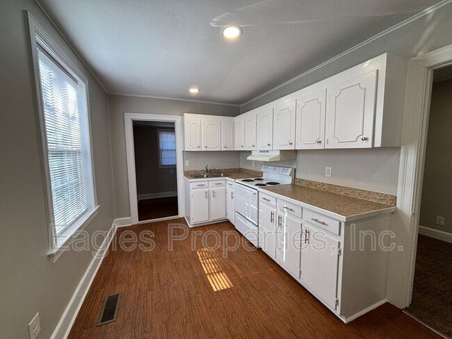 Photo - 905 N Pineview Ave
