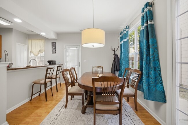 Photo - 5325 Brinsley Ln