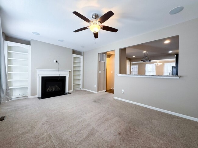 Photo - Beautiful And Spacious 3 Bed 3.5 Bath Interior Brick Townhome With Balcony In Hastings Marketplace