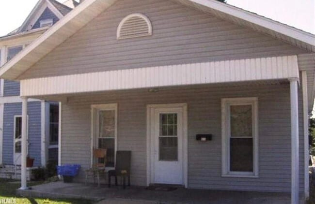 Building Photo - 415 W Galena Ave