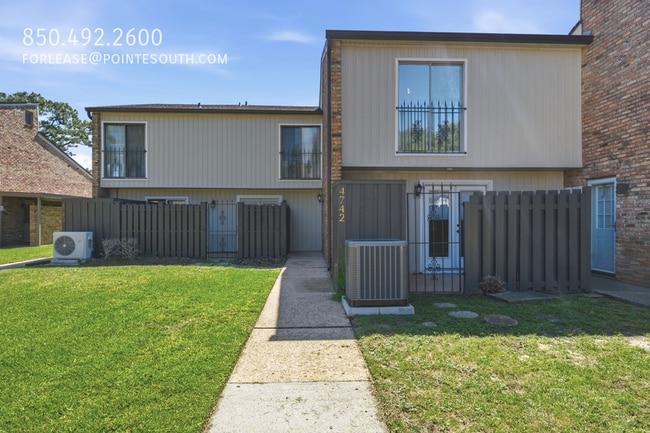 Building Photo - 4742 Huron Dr