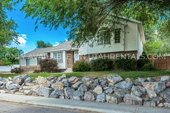 Photo - 1437 E Murdock Dr