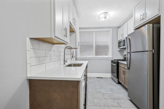 Photo - 1240 Hawthorne Pl Unit 1272 - C