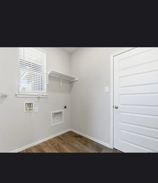 Laundry Room - 2521 Hiddenbrooke Trce