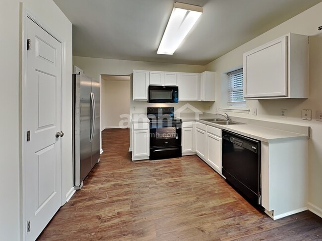 Photo - 4401 Cobble Creek Ln