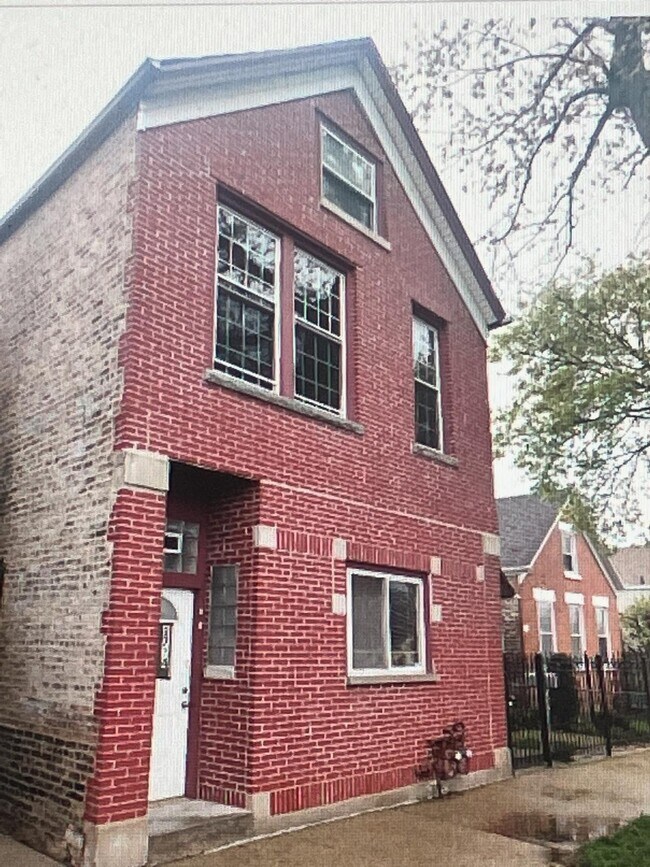 Photo - 2714 S Sacramento Ave Unit 3