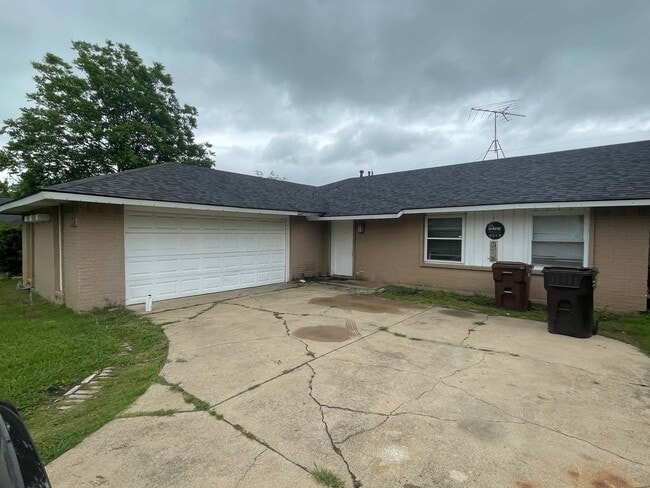 Building Photo - Beautiful 3 Bedroom 2 Bathroom in Plano!