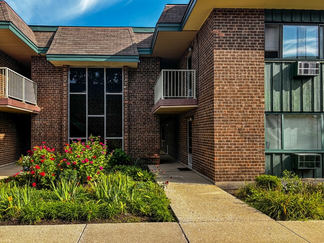 Building Photo - 444 Spring Rd Unit 17 Rental