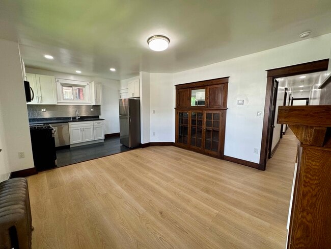 Photo - 261 Gross St