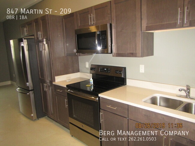Building Photo - 847 Martin St Unit 209