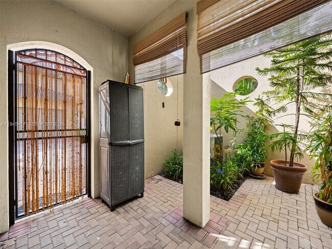 Photo - 14762 SW 12th St