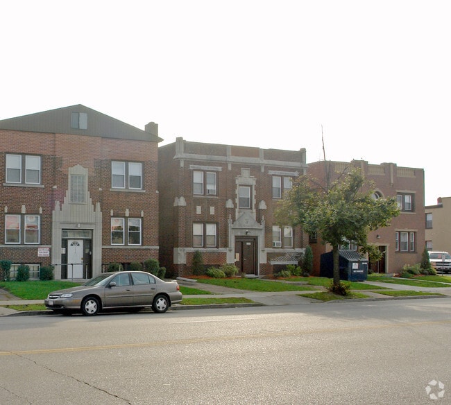 Photo - 2425 Delaware Ave