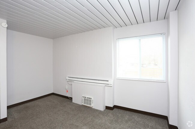 1BR, 1BA - 450 SF Remodeled