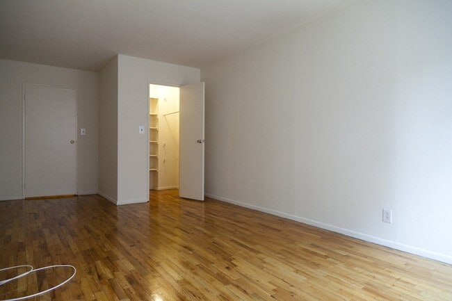 132 E 35th St Unit 8A