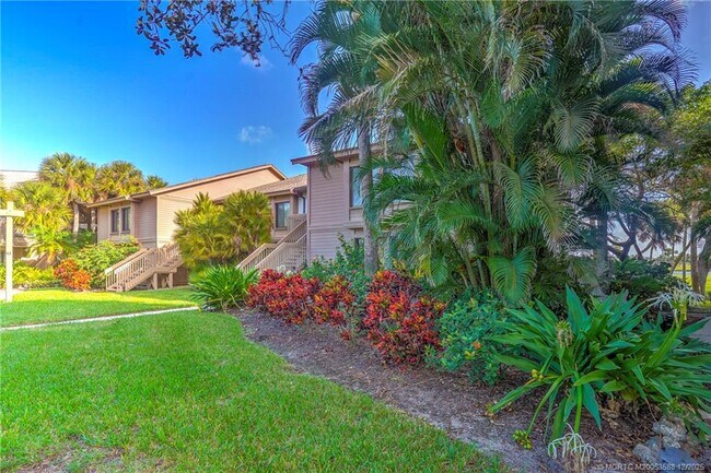 Photo - 233 NE Edgewater Dr Unit 204