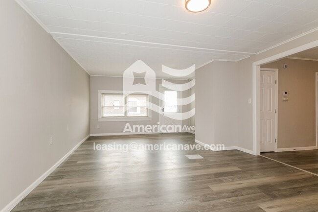 Photo - 2101 Dewey Ave