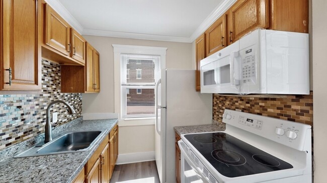 Building Photo - 8 Ropes St Unit 1T