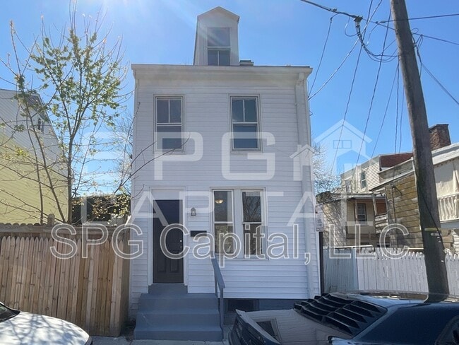 Building Photo - 208 Liberty Ct