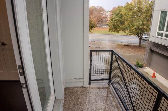 Photo - 241 Maynard Terrace SE