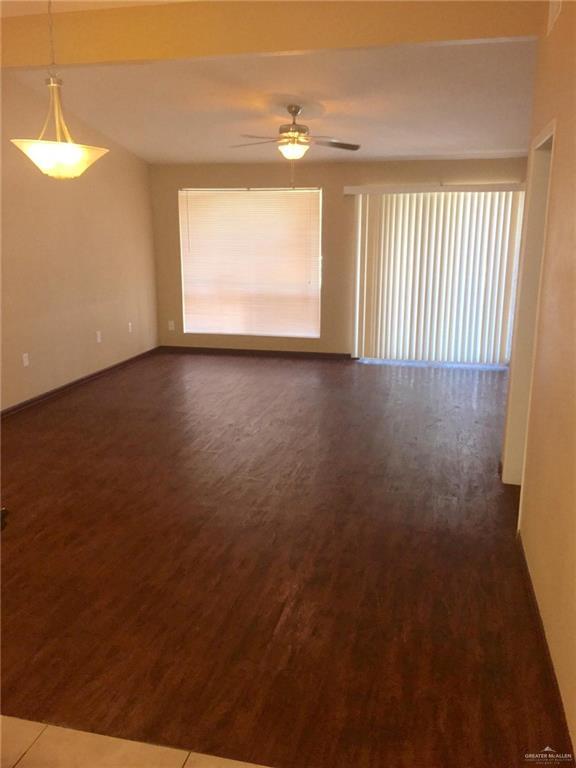 Photo - 11 E Dallas Ave Unidad 9