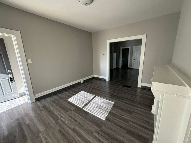 Photo - 7317 Woodlawn Ave