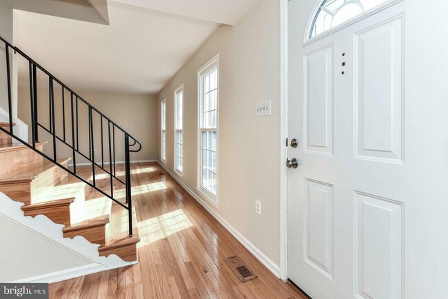 Building Photo - 9766 Oleander Ave Rental
