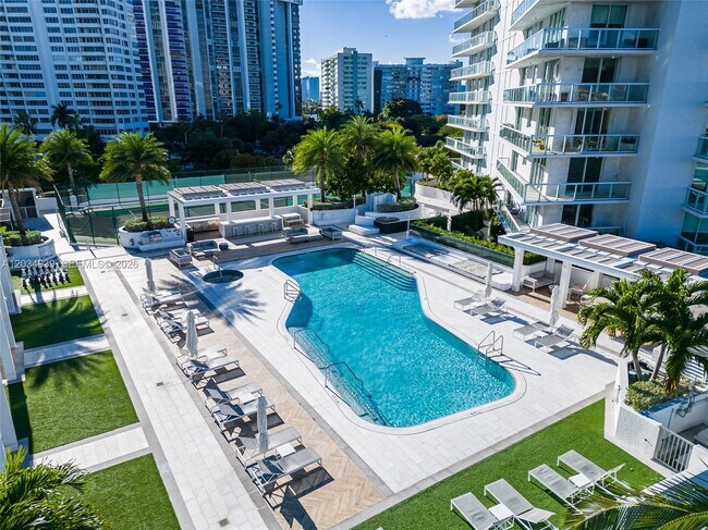 Photo - 10 Venetian Way Unidad PH04