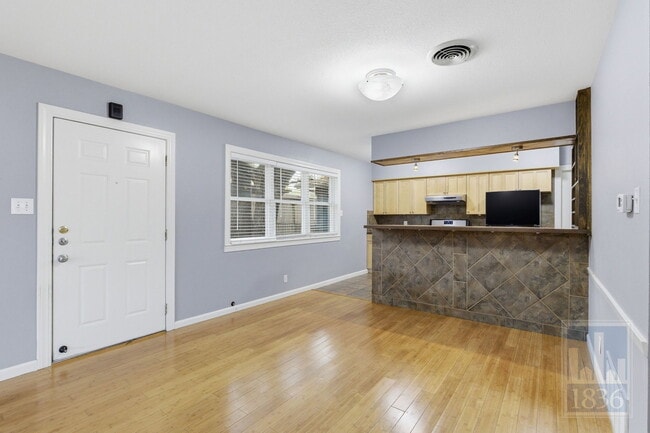 Photo - 2416 S 5th St