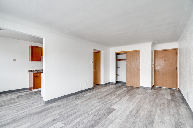 McCarron's View Apartments