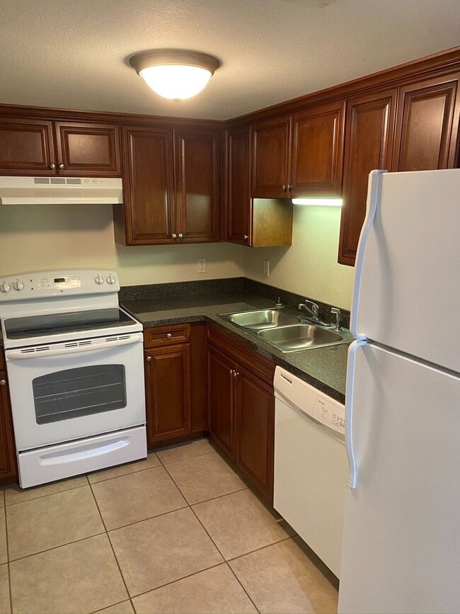 Photo - 2440 Ramblewood Ct Unit 2440-B
