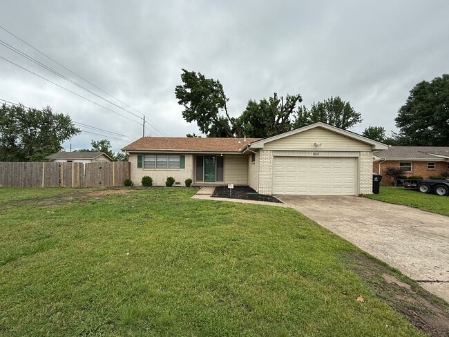 Welcome to this charming 3 bedroom, 2 bath... - Welcome to this charming 3 bedroom, 2 bath... House
