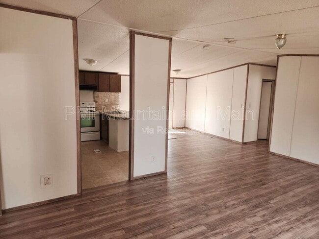 Photo - 17 Misty Mountain Way