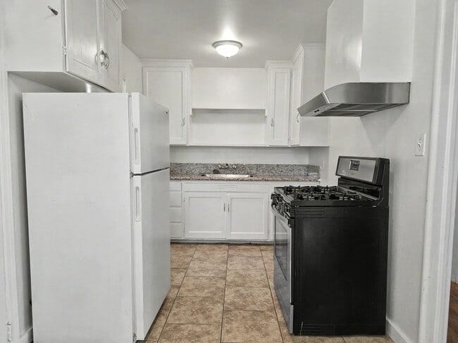 Photo - 1916 E Hunter Ave