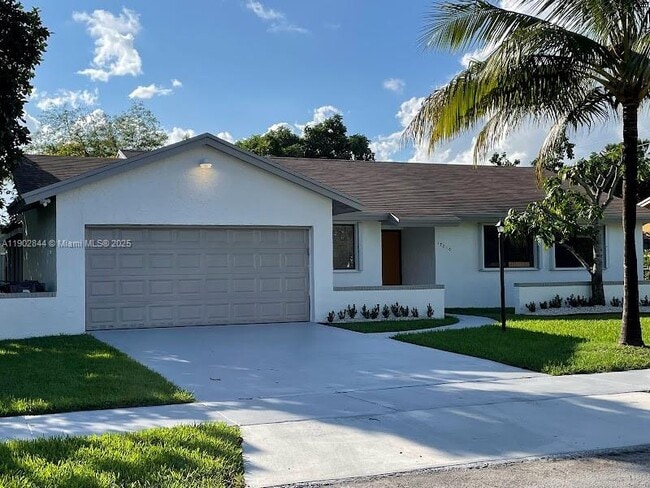 Building Photo - 17010 SW 93rd Ave