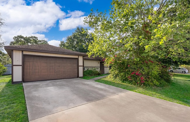 Photo - 721 Highland Ave NW