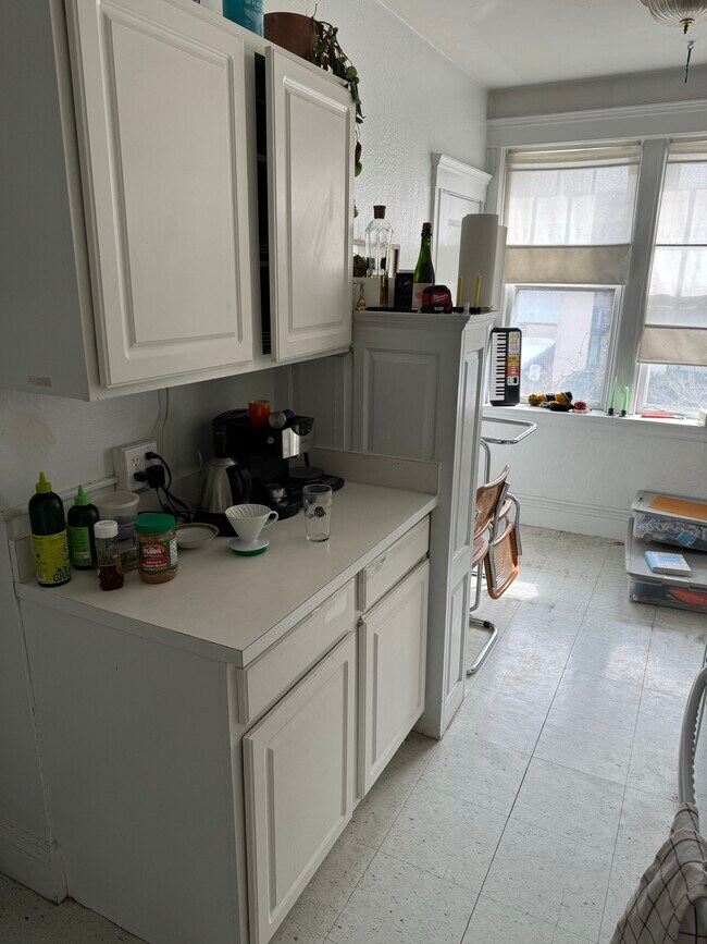 Photo - 1683 Cambridge St Unit F