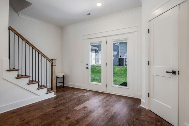 Photo - 209 S High St