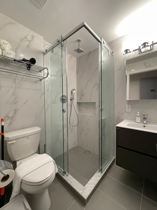 Photo - 308 E 52nd St