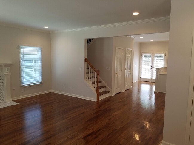 Photo - 1070 Harwell St NW
