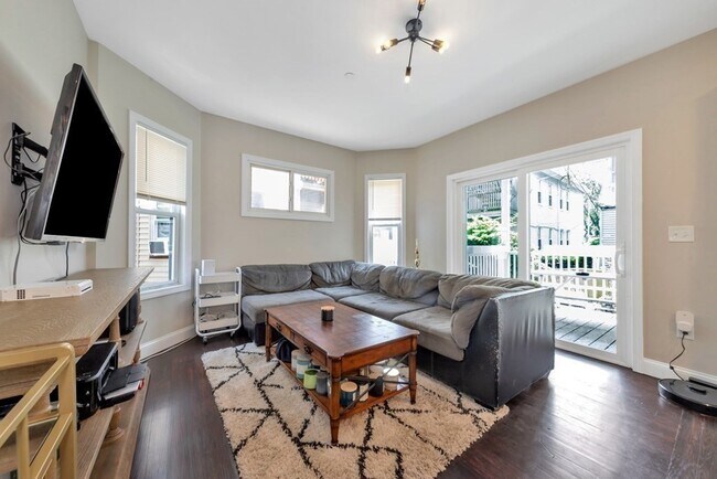 Photo - 777 Columbia Rd Unit 3