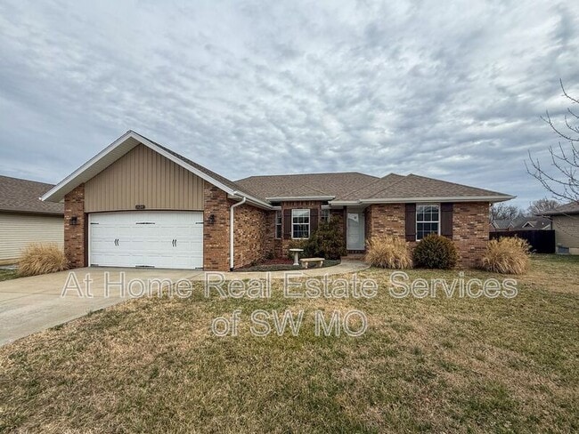 Building Photo - 1124 S Venice Ave