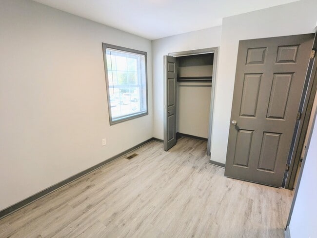 Photo - LIV Lakeview