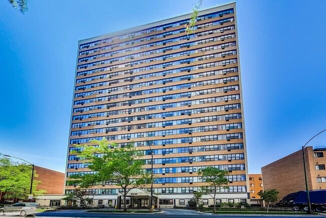 Building Photo - 6030 N Sheridan Rd Unit 1003 Rental