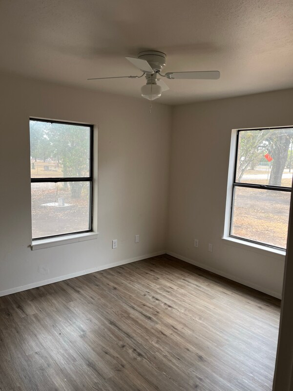 Photo - 115 E Cone St
