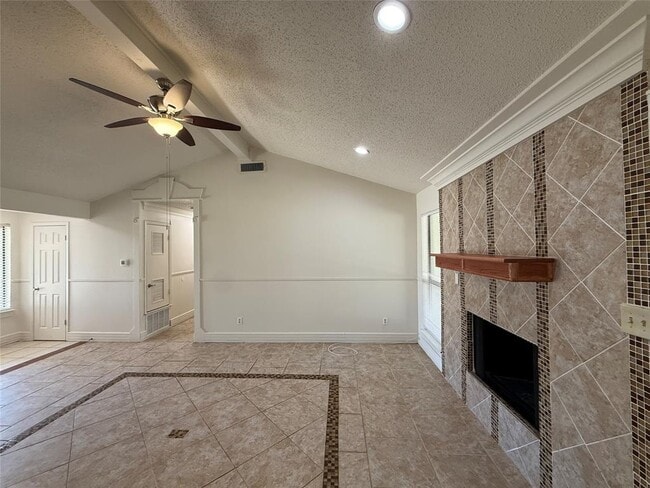 Photo - 8906 Pineridge Dr