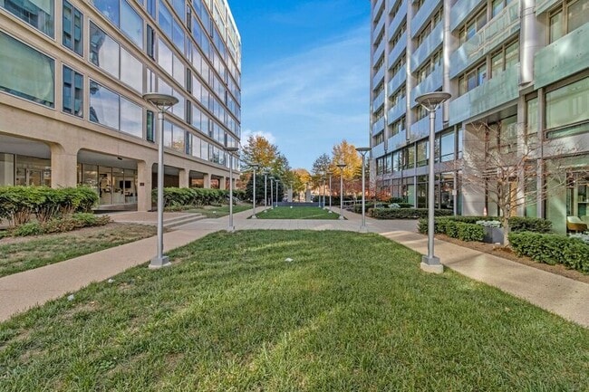 Photo - 1101 3rd St SW