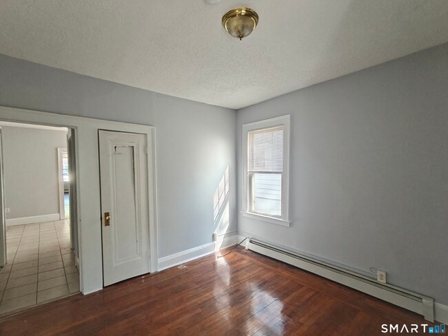 98 Anthony St Unit 1L
