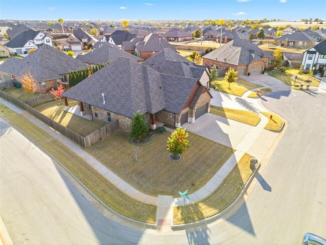 Photo - 6400 NW 164th Cir