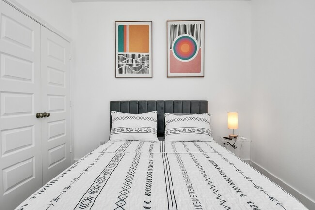 Building Photo - 7031 Eastwood St