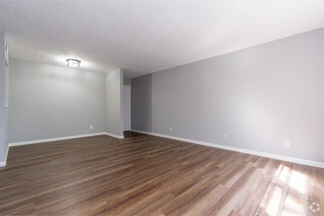 1BR, 1BA - 775SF - Primary Bedroom